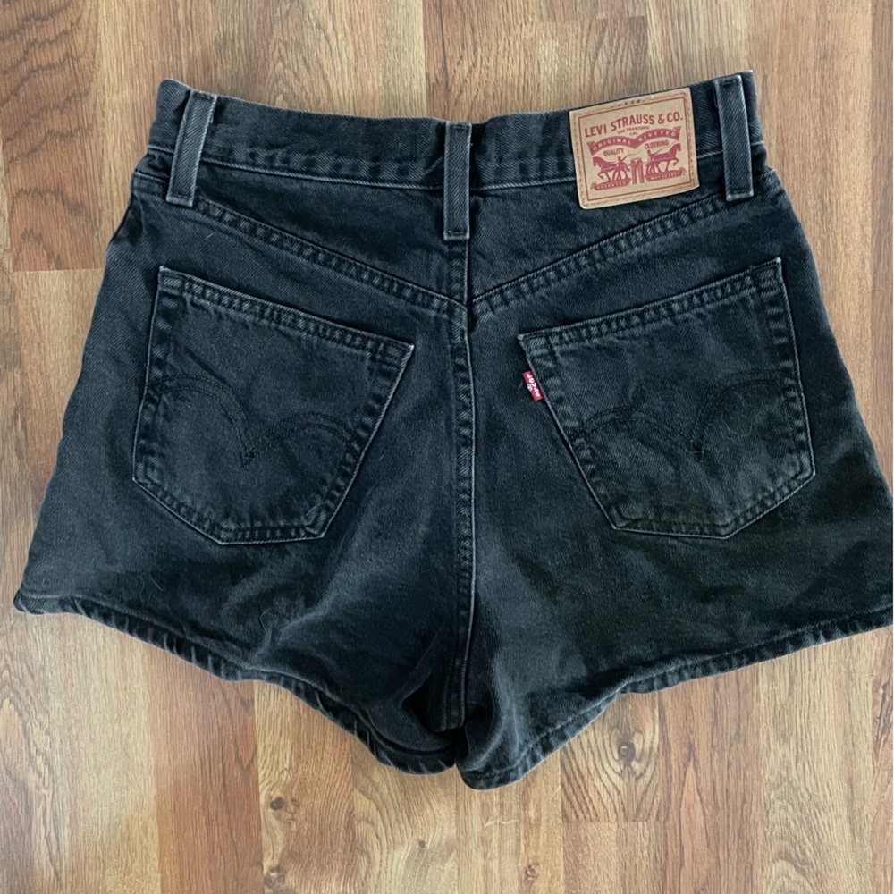Levi High Waisted Mom Shorts